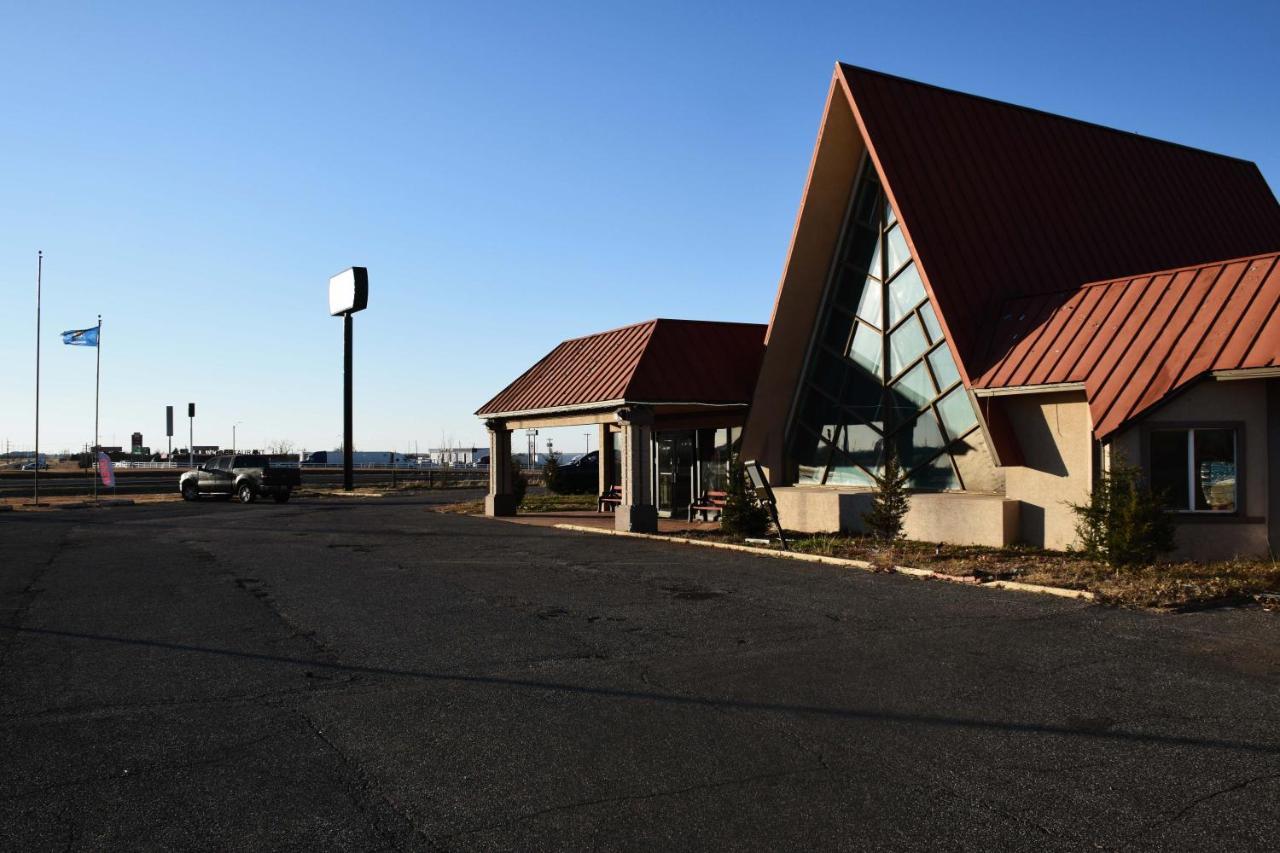 American Best Inn By Oyo I-35 Perry Near Lake Mcmurtry Bagian luar foto