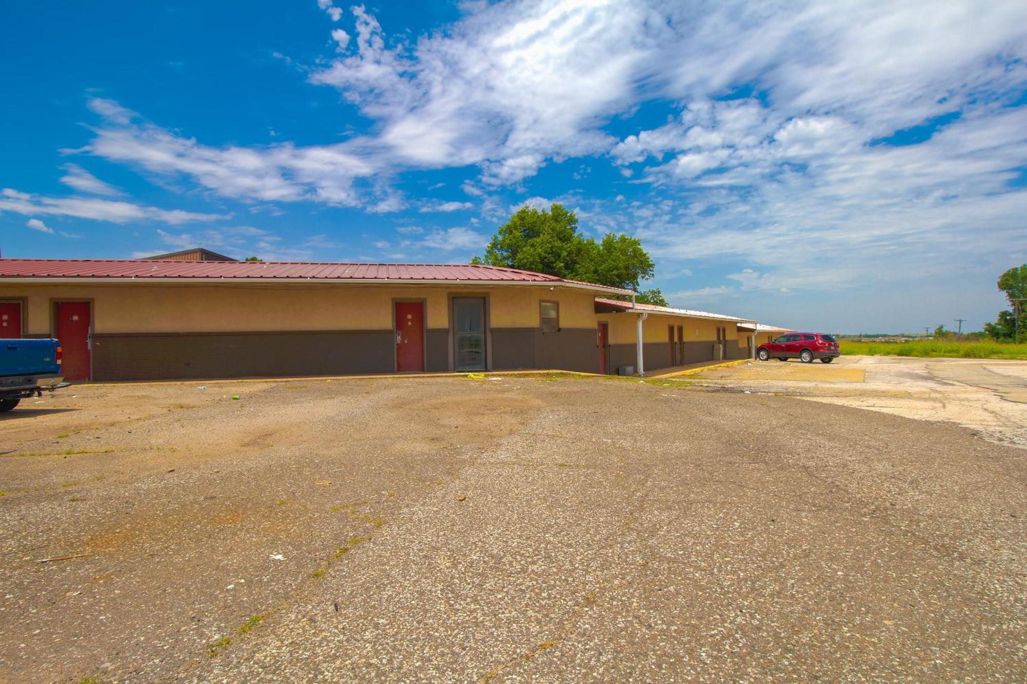 American Best Inn By Oyo I-35 Perry Near Lake Mcmurtry Bagian luar foto